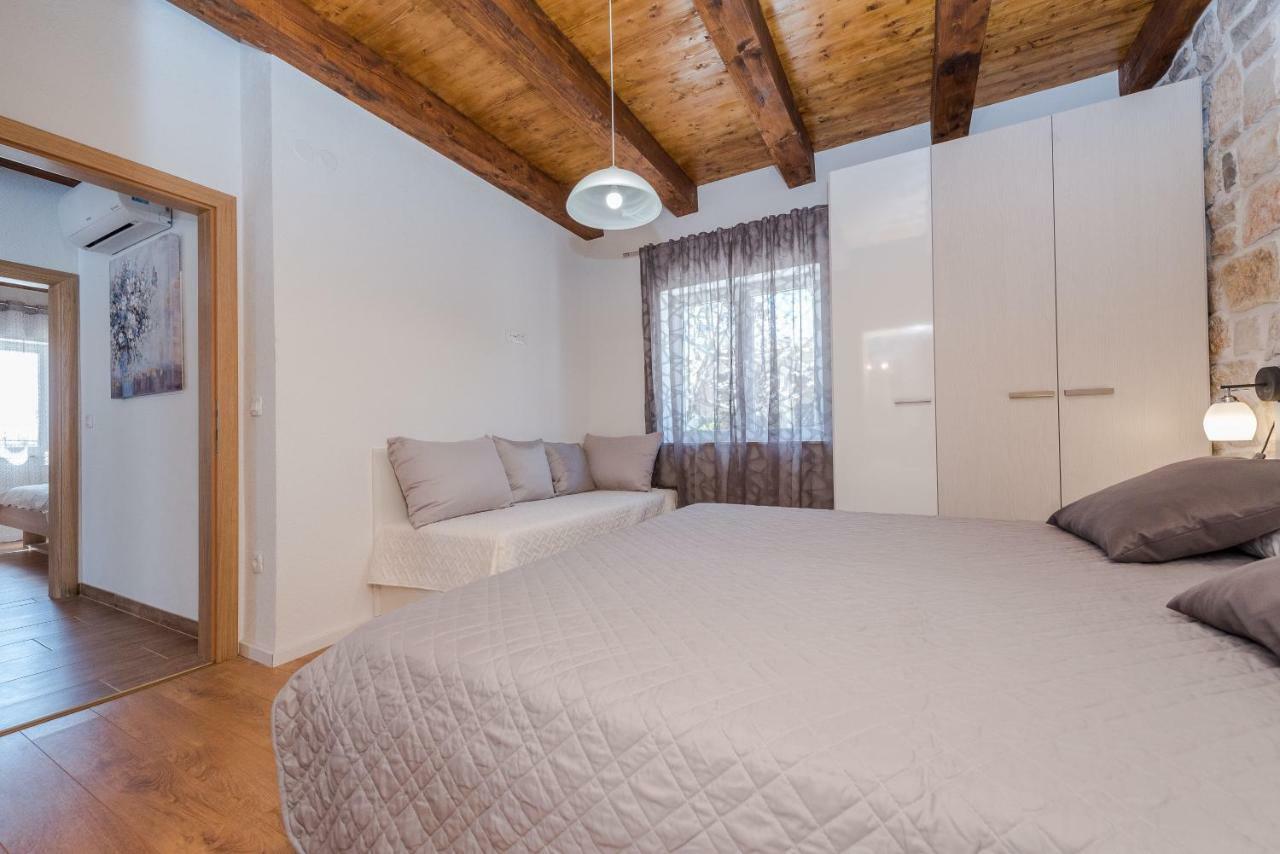 Villa Delozija Sukošan Buitenkant foto