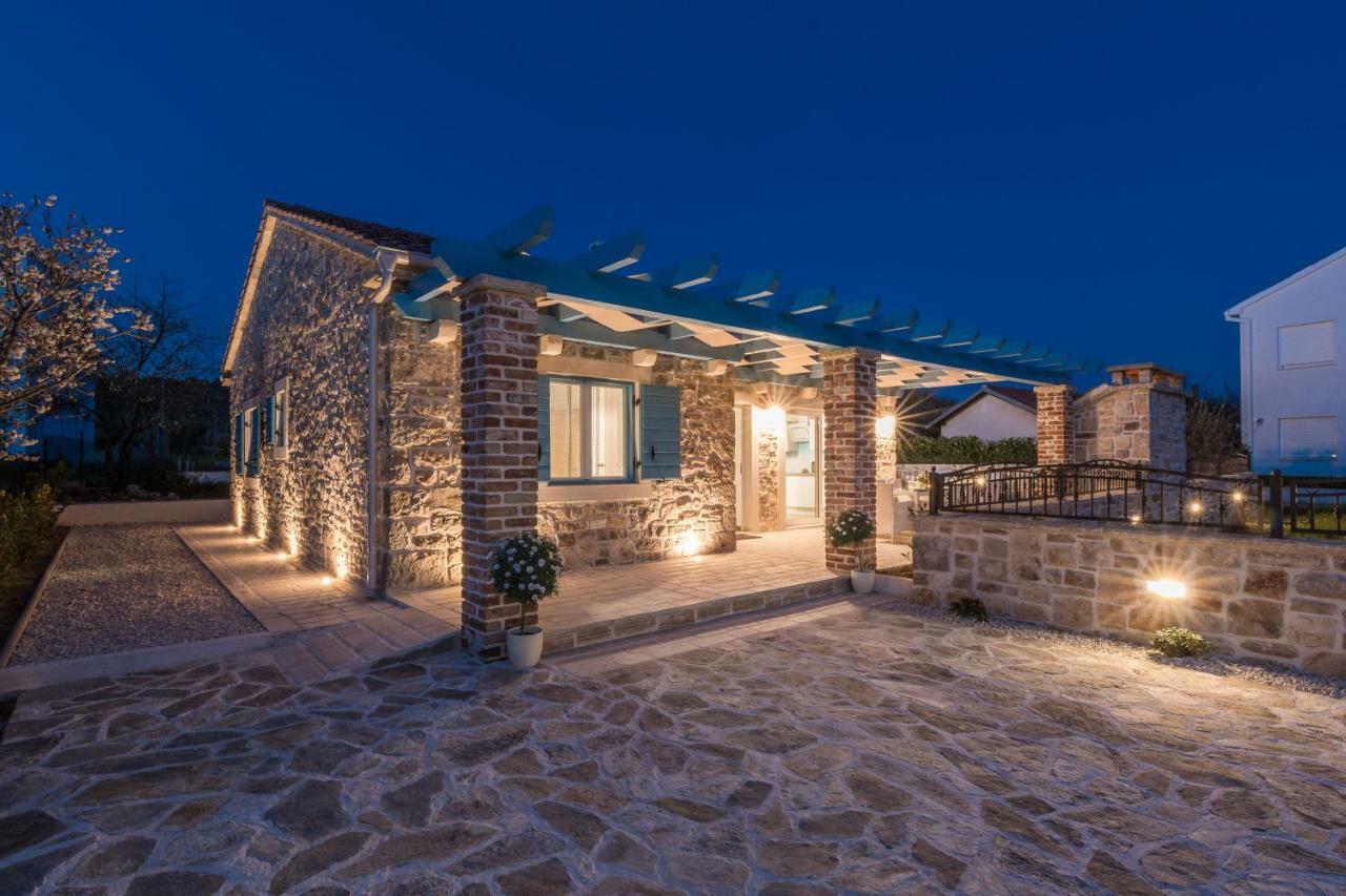 Villa Delozija Sukošan Buitenkant foto